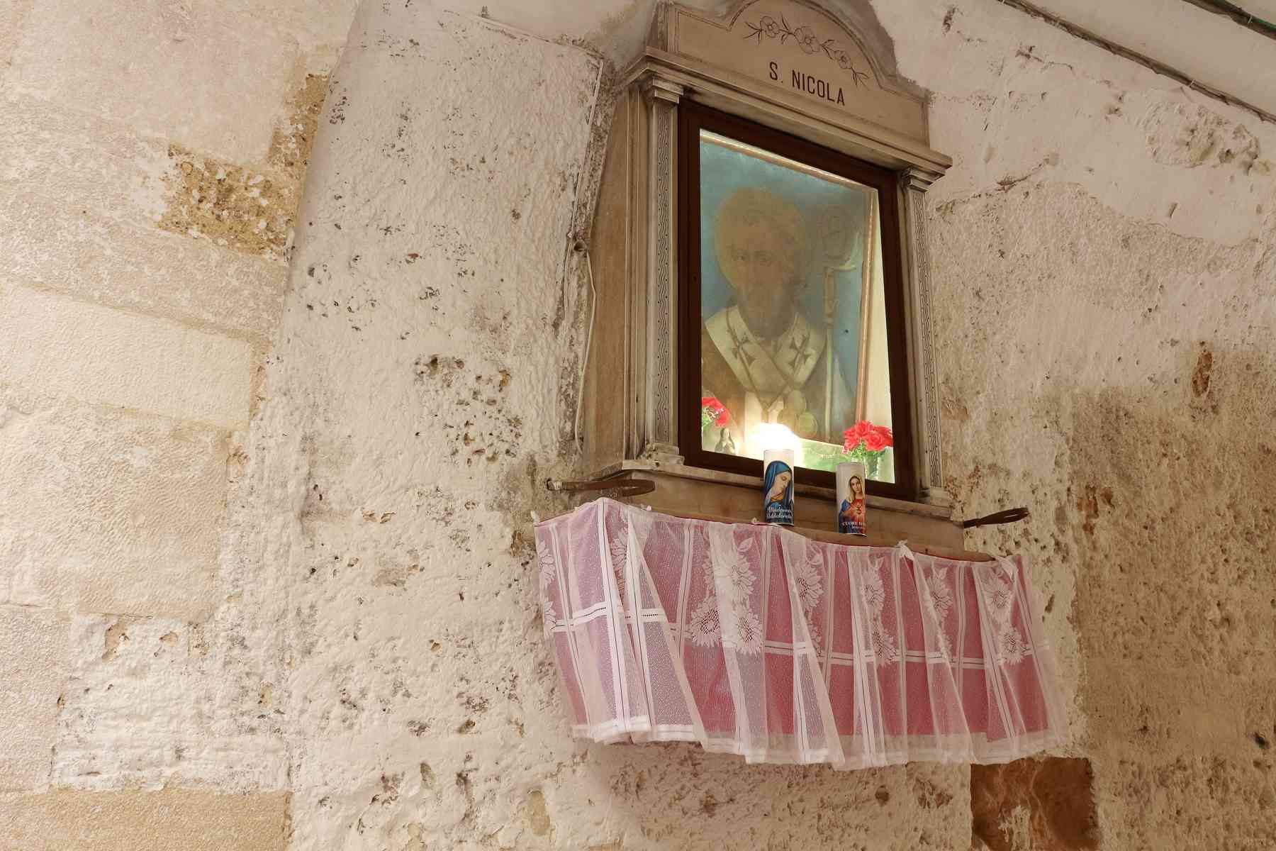 Madonne di Strada e Diavoli: le Edicole di Bari